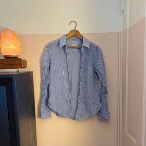 Lilly Pulitzer Blue and White Striped button up